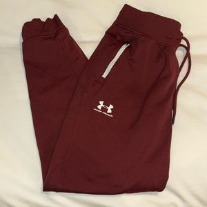 Men’s Under Armour joggers, size S